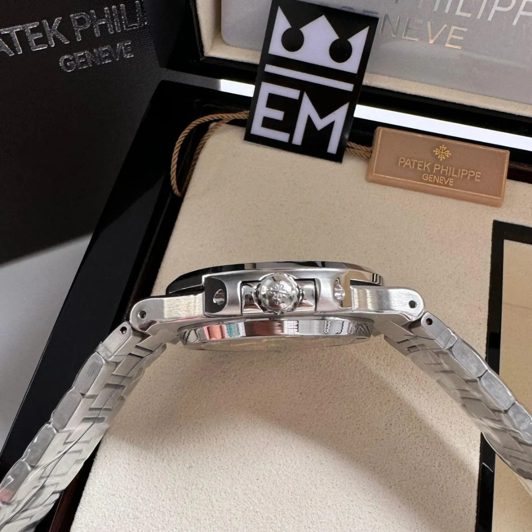 Patek Philippe Nautilus Blue Automatic 40 mm