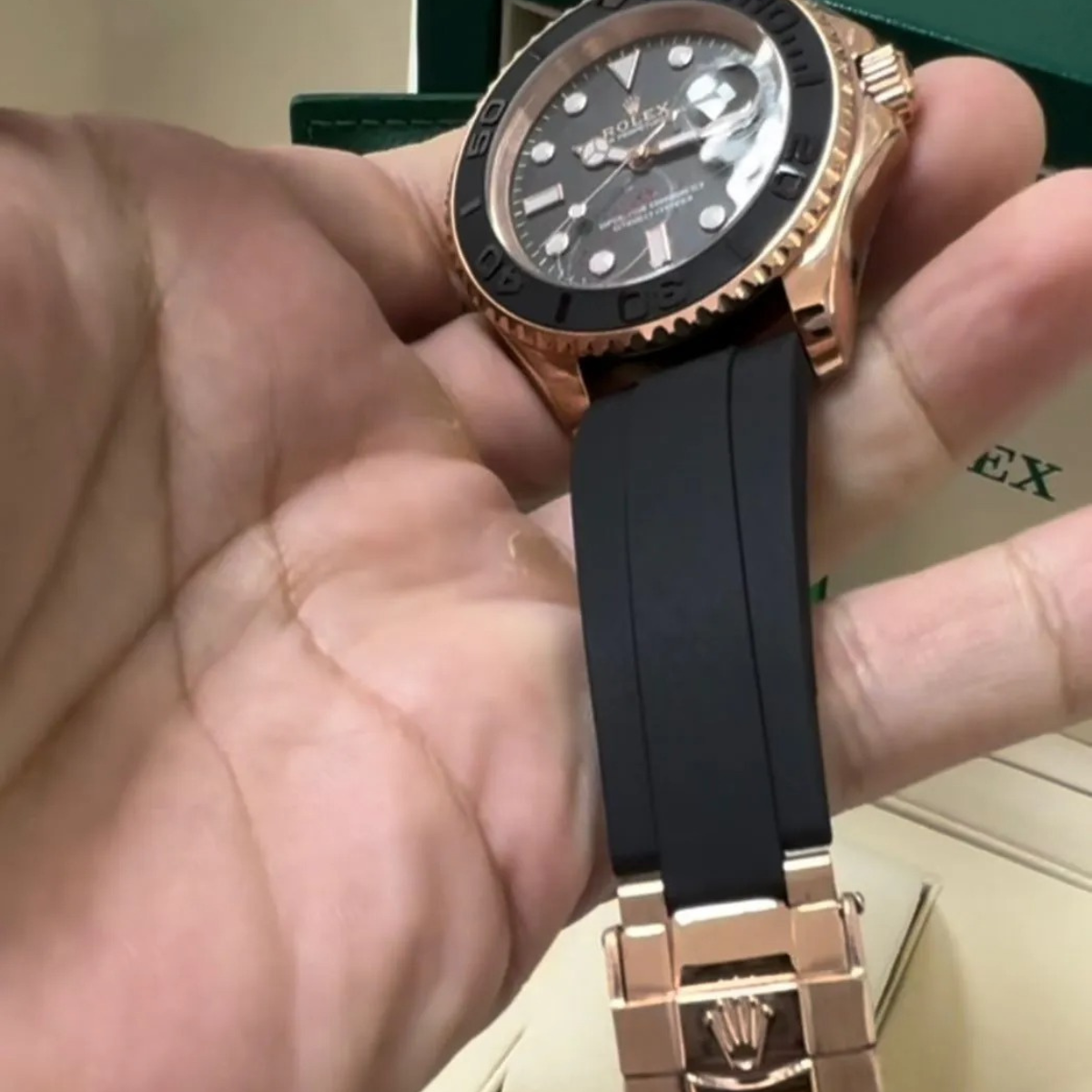 Rolex Yacht-Master 40 – Black Dial – Oysterflex